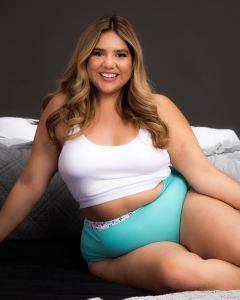 Blumer de mujer ancho.