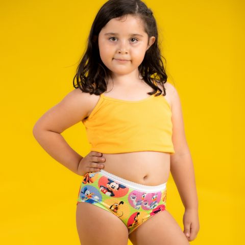 Cachetero de niña en telas infantiles estampadas.